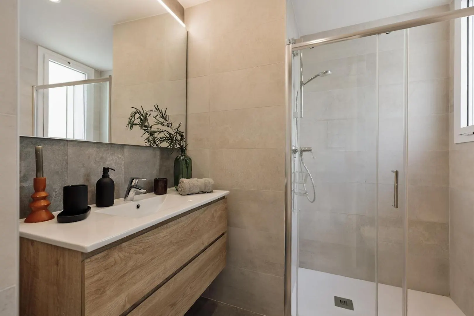 Arenal - 3 Bedrooms And Terrace In Sarria Barcelona Španělsko