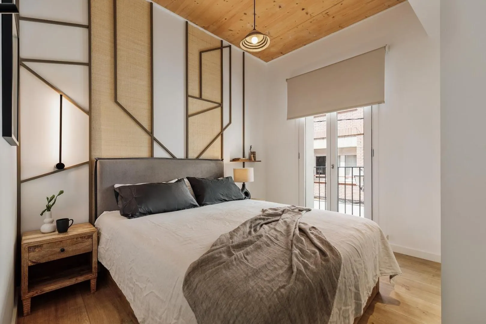 Arenal - 3 Bedrooms And Terrace In Sarria Barcelona Apartmán